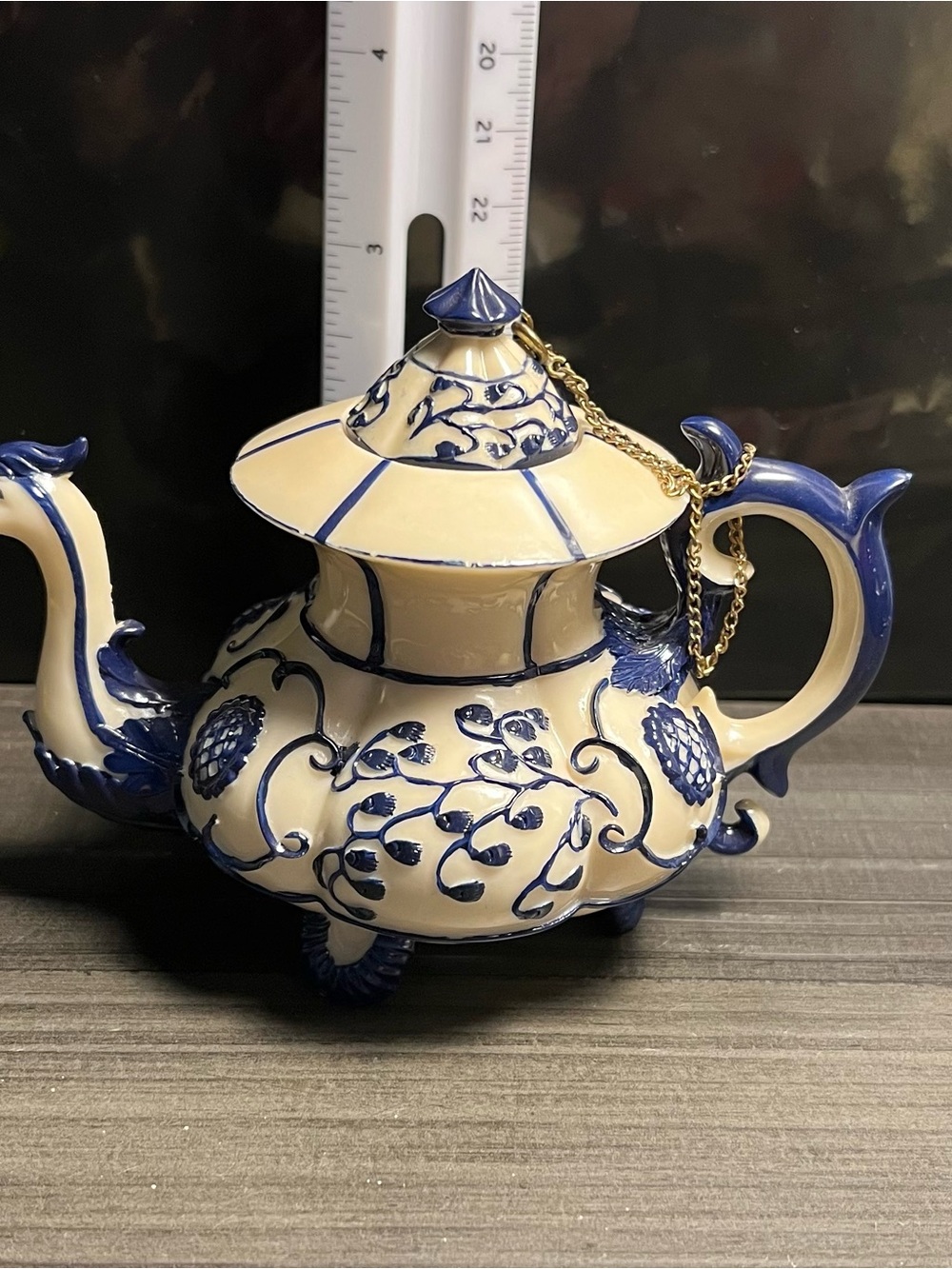 Nini naples style York miniature Decorative Teapot # 6-39